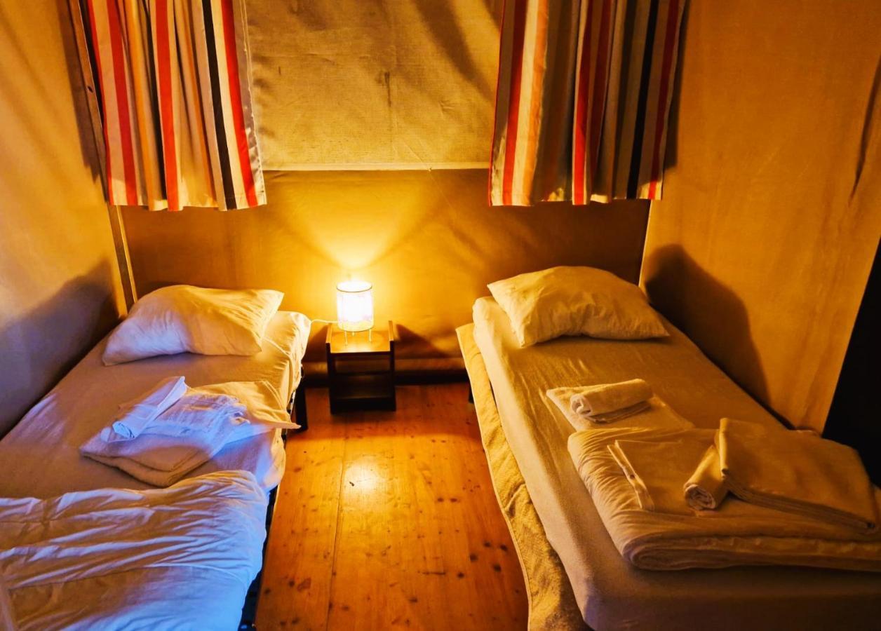 Boerderij Camping Nixhoeve Genderen Екстер'єр фото